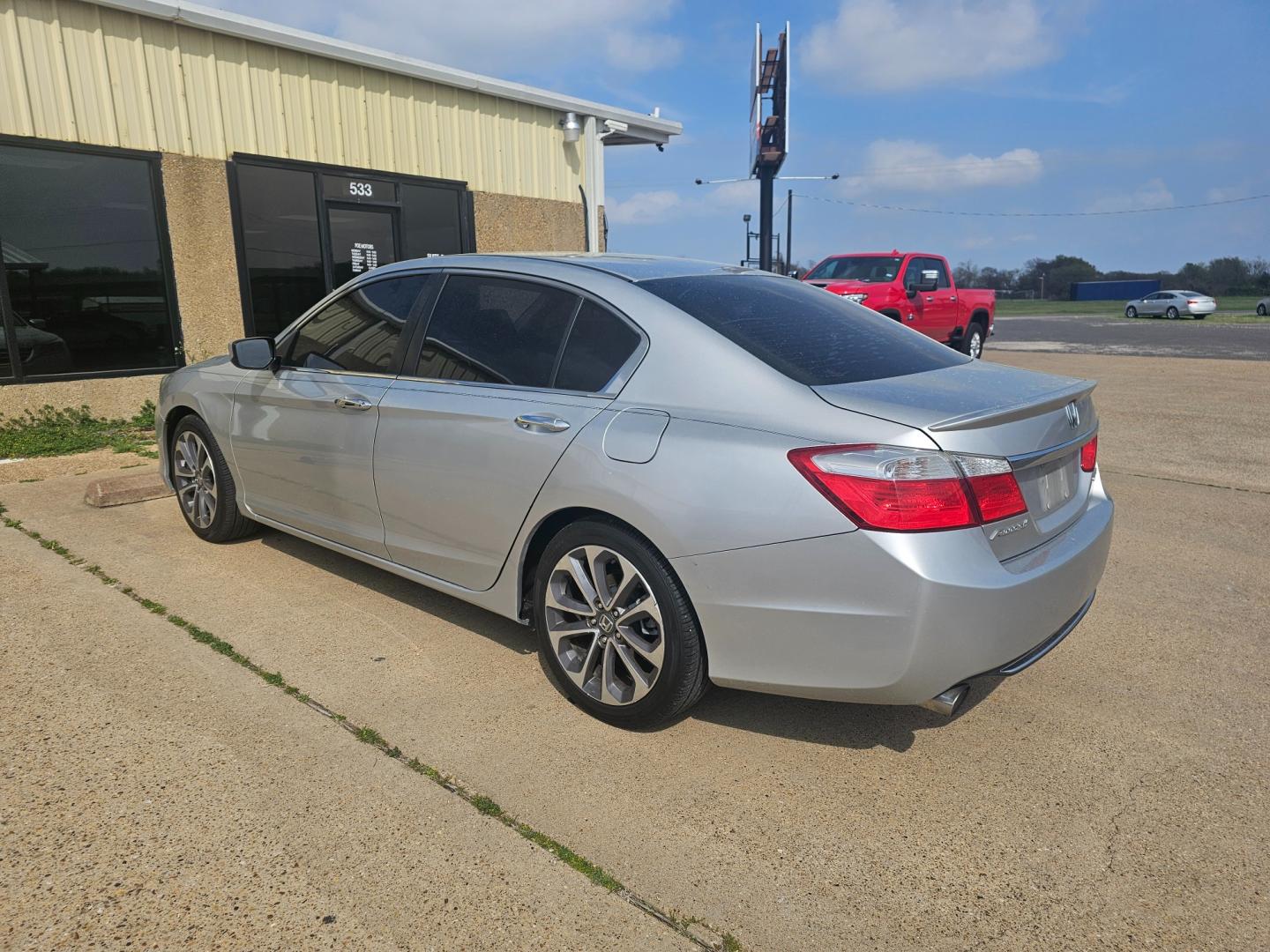 2014 SILVER Honda Accord Sport Sedan CVT (1HGCR2F57EA) with an 2.4L L4 DOHC 16V engine, Continuously Variable Transmission transmission, located at 533 S Seven Points BLVD, Seven Points, TX, 75143, (430) 255-4030, 32.313999, -96.209351 - Photo#3